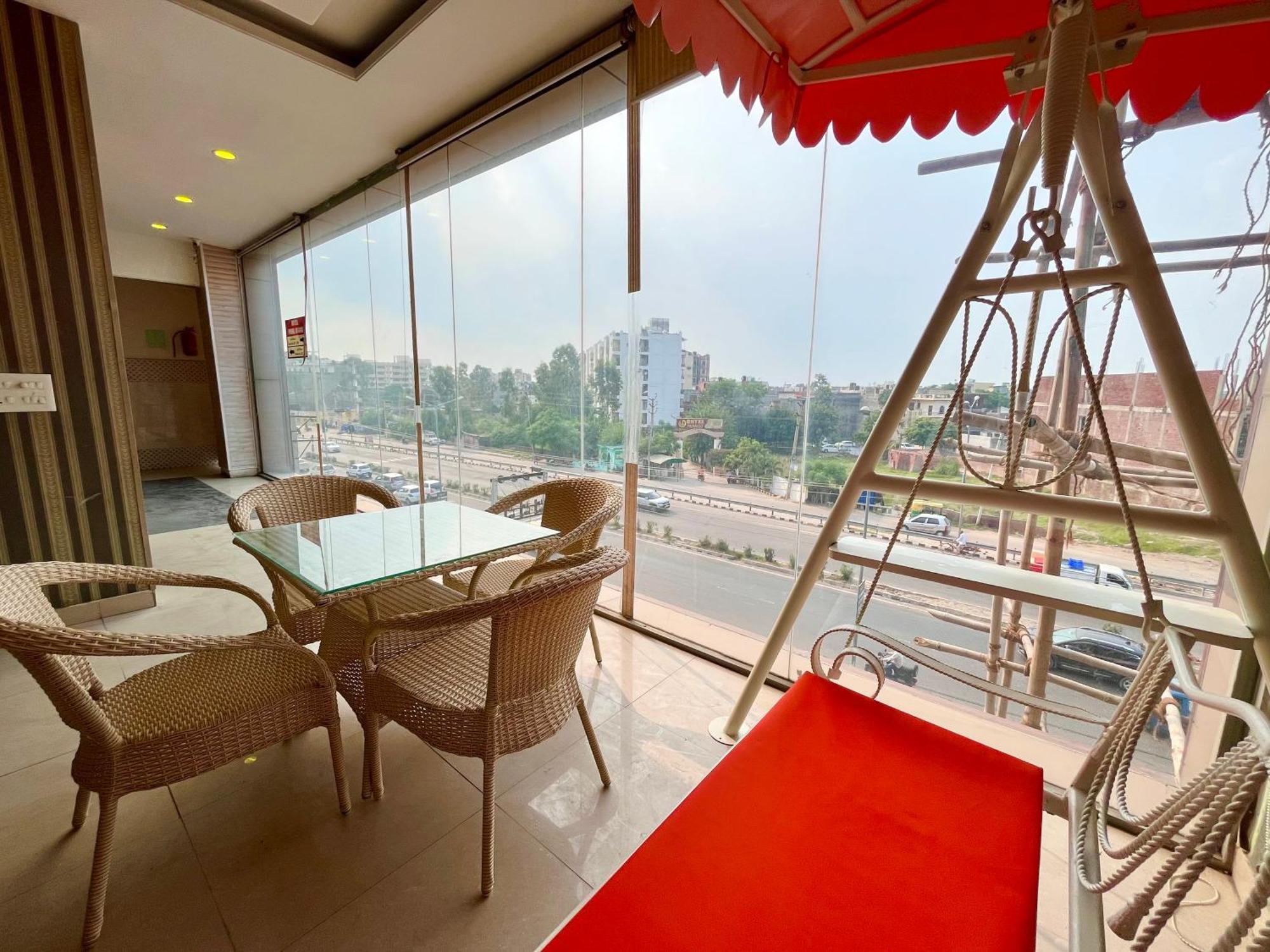 Hotel The Pearl Grand - Top Rated ! Most Awarded ! Parking ! Lift ! Luxury Rooms ! Best Selling Zirakpur Exterior photo